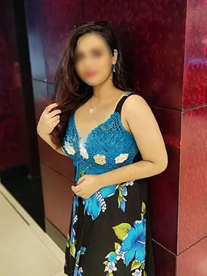  call girls service in indirapuram